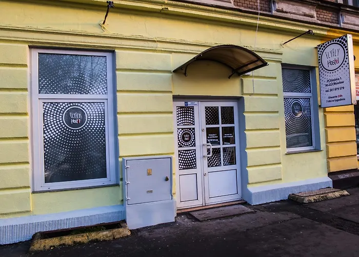 Flyfly Hostel , Darmowy Parking , Rezerwuj Przez Urzadzenia Mobilne -10 Procent