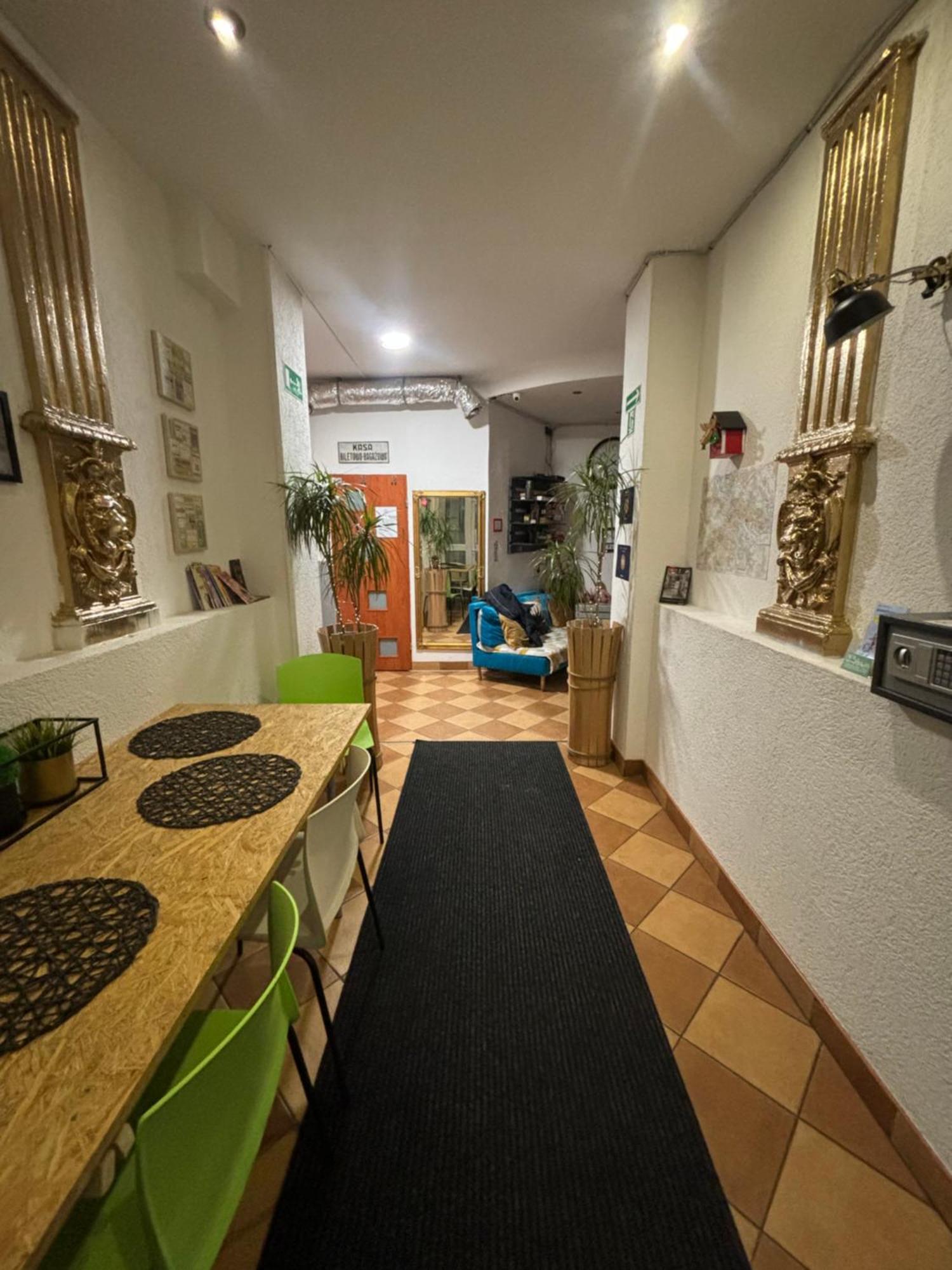 Hostel Flyfly , Darmowy Parking , Rezerwuj Przez Urzadzenia Mobilne -10 Procent