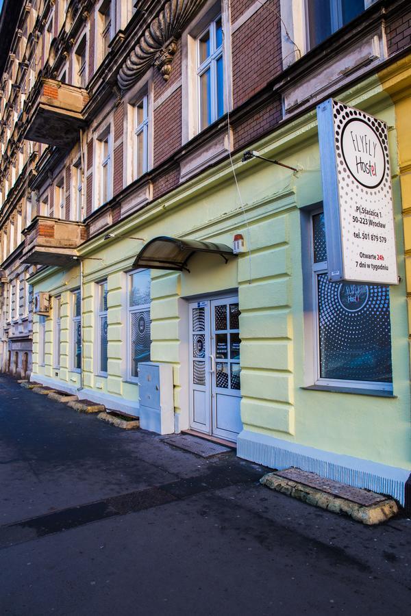 Flyfly , Darmowy Parking , Rezerwuj Przez Urzadzenia Mobilne -10 Procent * Wrocław