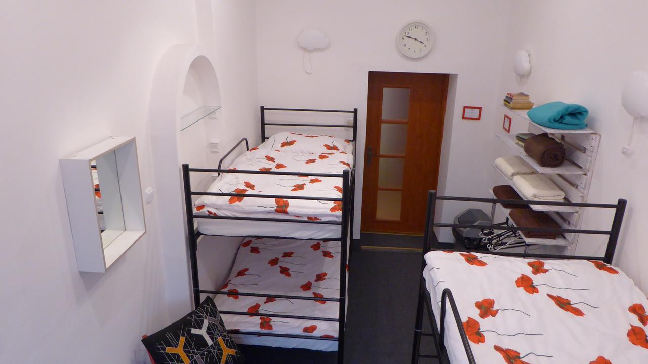 Hostel Flyfly , Darmowy Parking , Rezerwuj Przez Urzadzenia Mobilne -10 Procent *