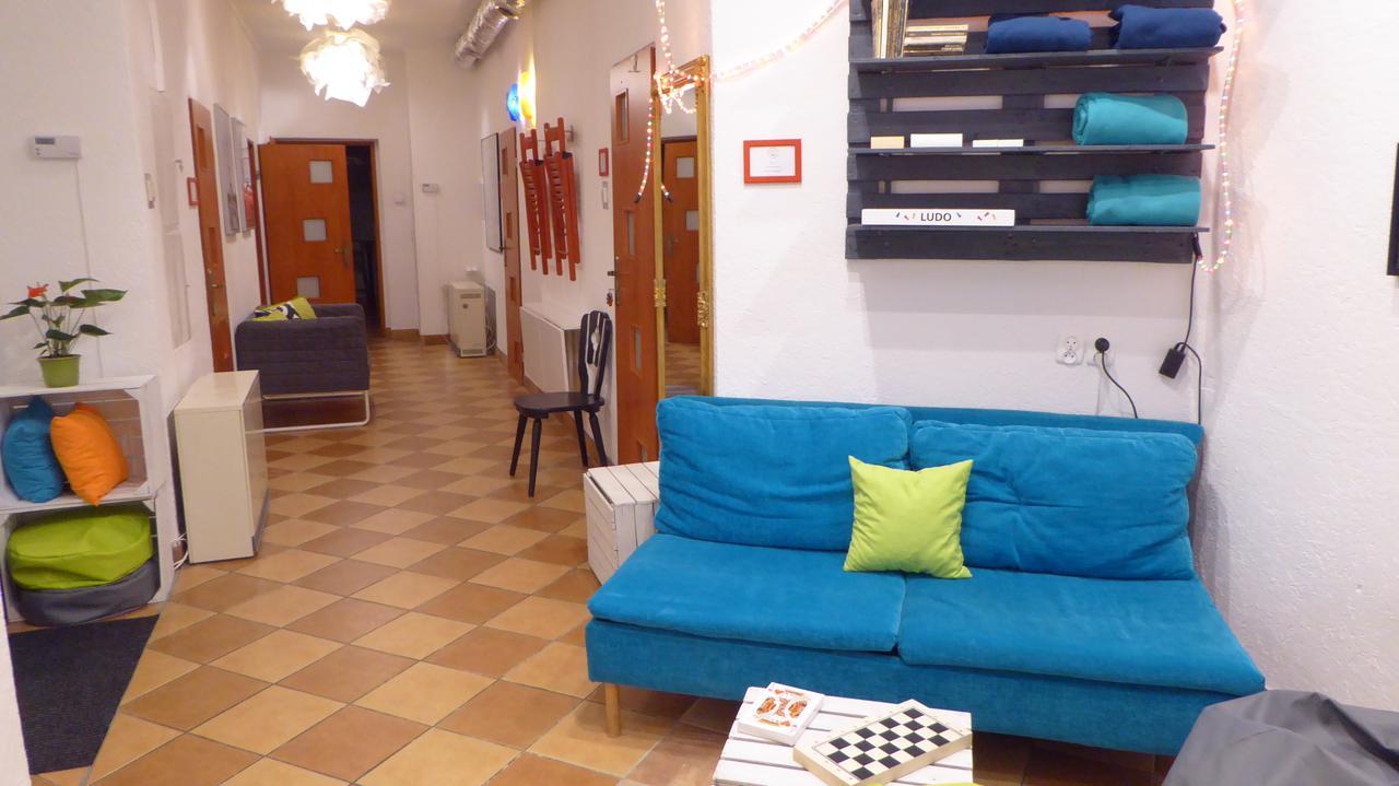Hostel Flyfly , Darmowy Parking , Rezerwuj Przez Urzadzenia Mobilne -10 Procent *